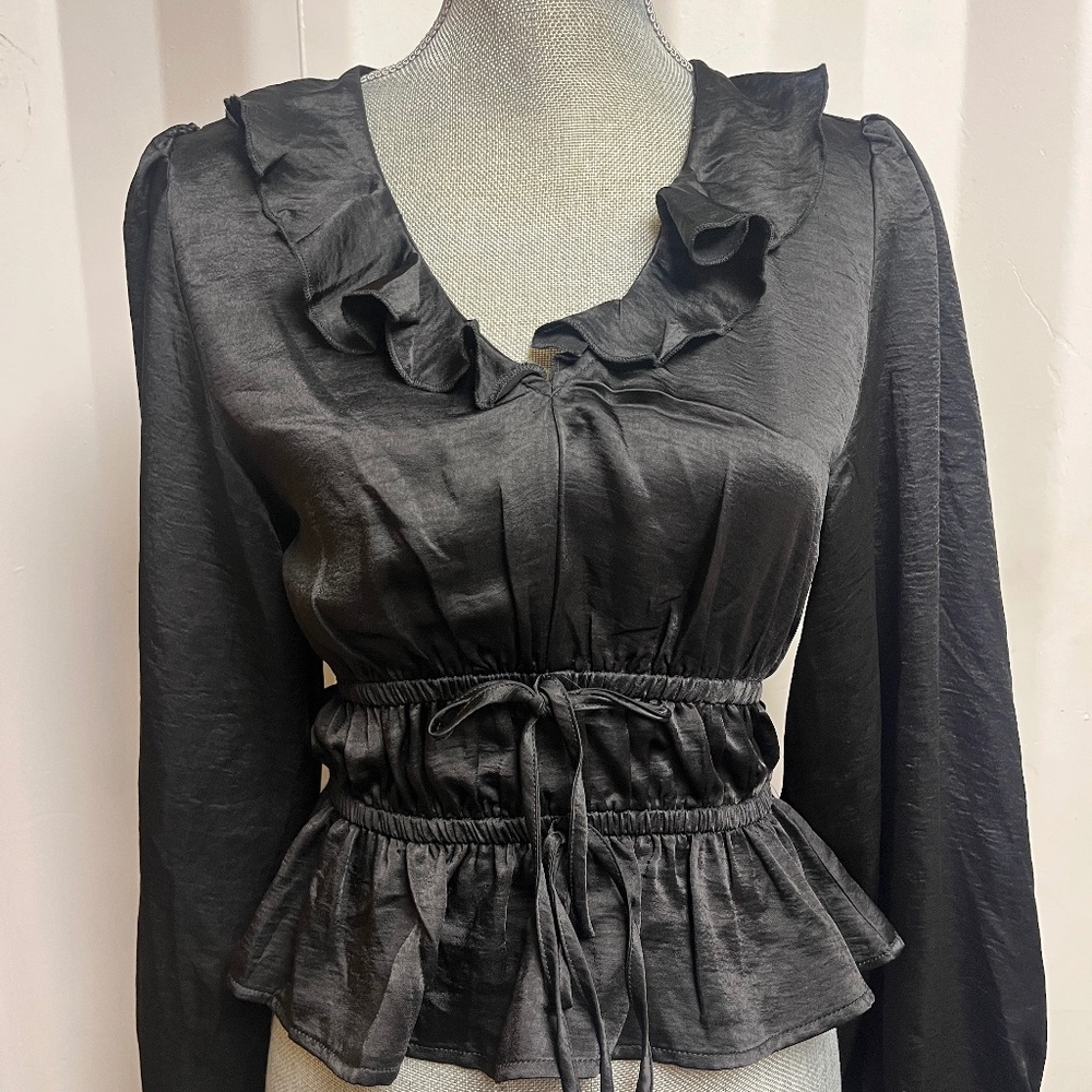 STEVE MADDEN Black Ruffle V-Neck Satin Top Small (New With Tags)